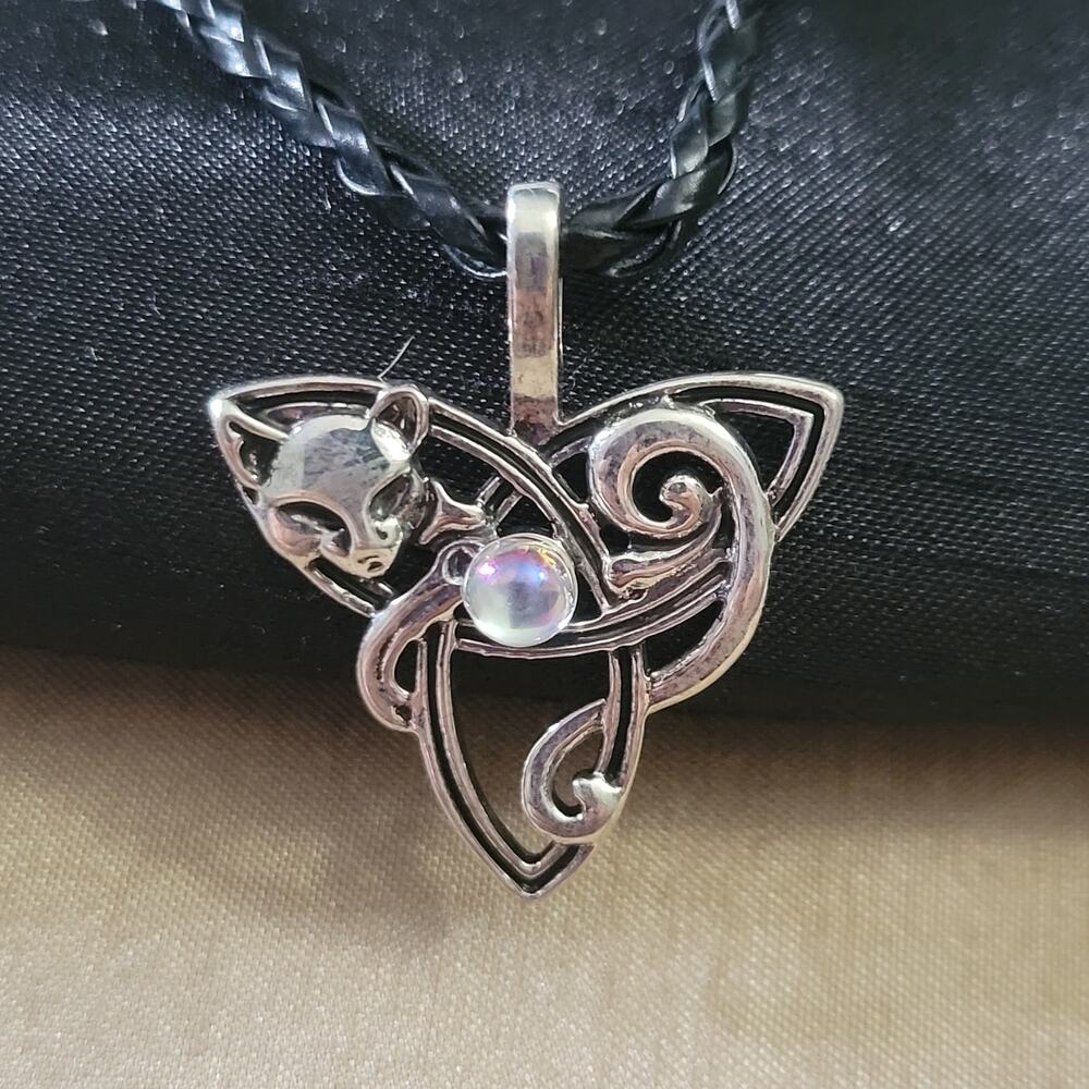 Cat celtic knot triquetra pendant necklace